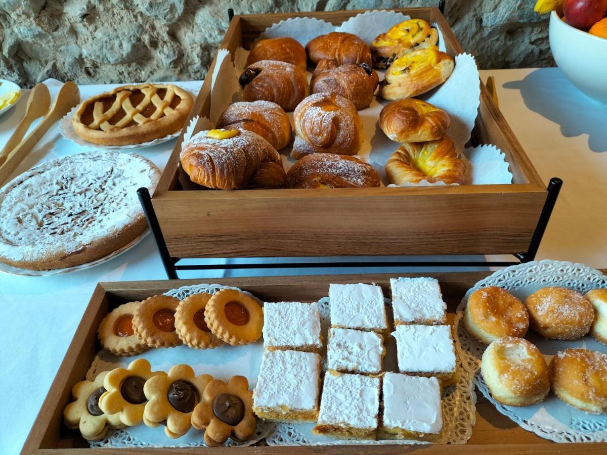 Badia Giulia Prestigious Historical B&B, Camaiore - Adults Only - No Pets Exteriör bild